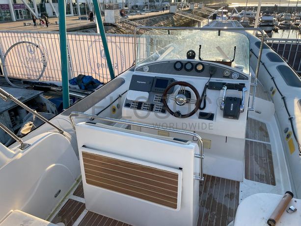 Embarcação Gladiador Day Cruiser · Ano 2009