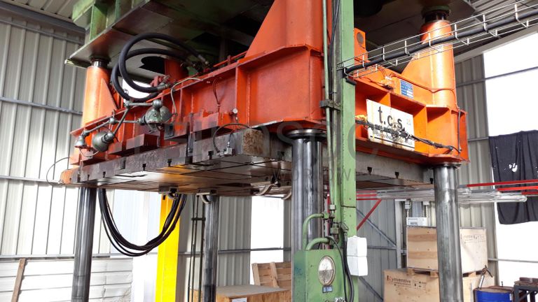 Prensa para ajustar moldes