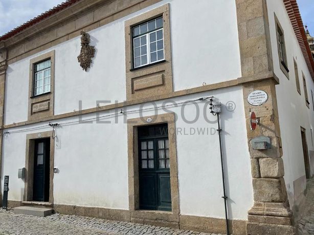 Moradia V6 · Almeida, Guarda