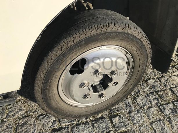 Toyota Dyna 2.5 D4D · Ano 2005