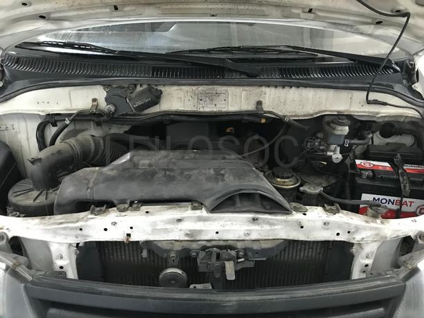 Toyota Hiace 2.4D · Ano 1999