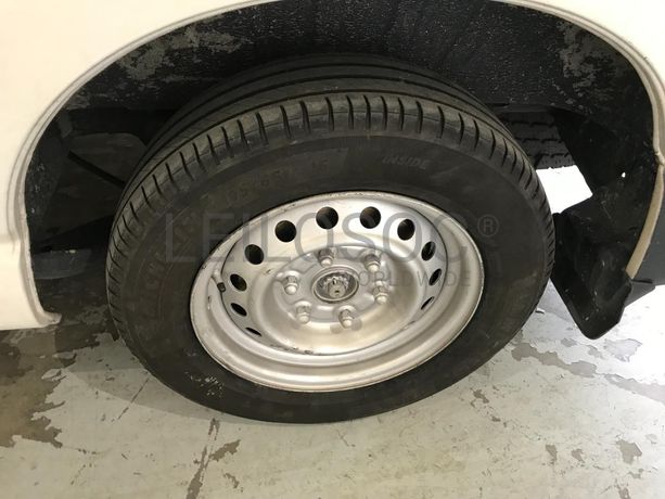 Toyota Hiace 2.4D · Ano 1999