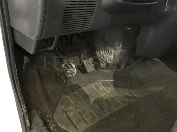 Toyota Hiace 2.4D · Ano 1999