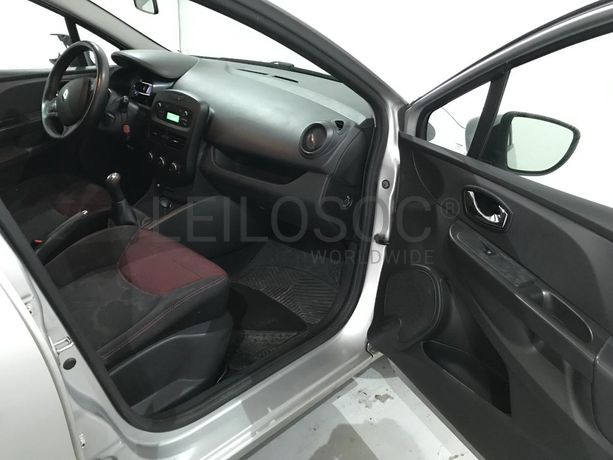 Renault Clio 1.5 DCI · Ano 2014