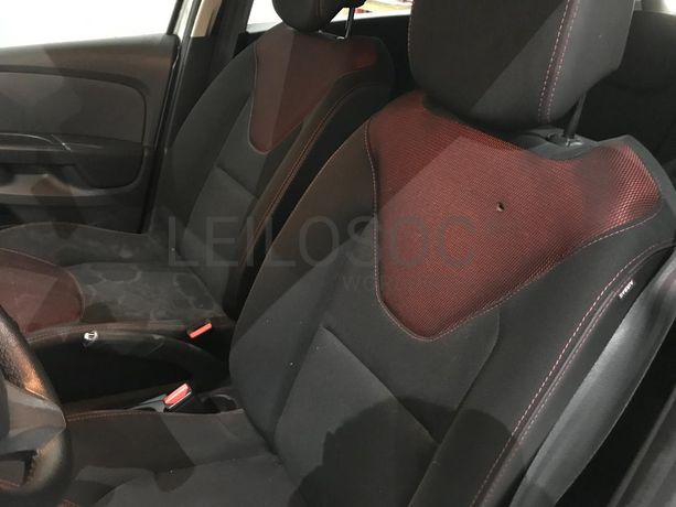 Renault Clio 1.5 DCI · Ano 2014
