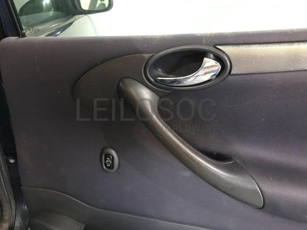 Mercedes-Benz A140 1.4 · Ano 2002