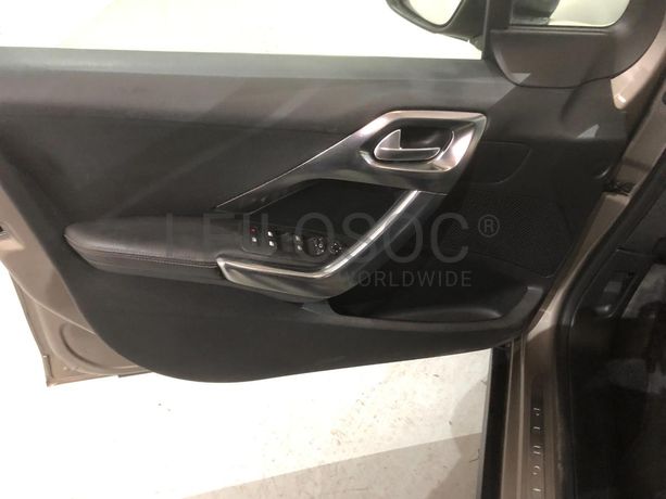 Peugeot 2008 1.6HDI · Ano 2014