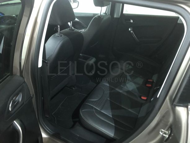 Peugeot 2008 1.6HDI · Ano 2014