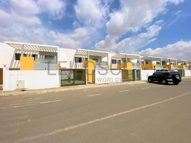 LOTE ÚNICO - 15 MORADIAS – VIANA, LUANDA · Viana