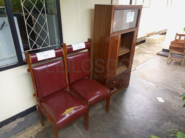 Mobiliário de escritório ·