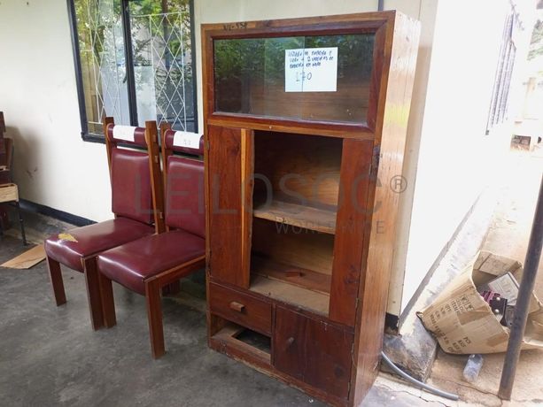 Mobiliário de escritório ·