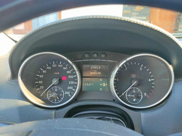 Mercedes-Benz GL 320 CDI · Ano 2009