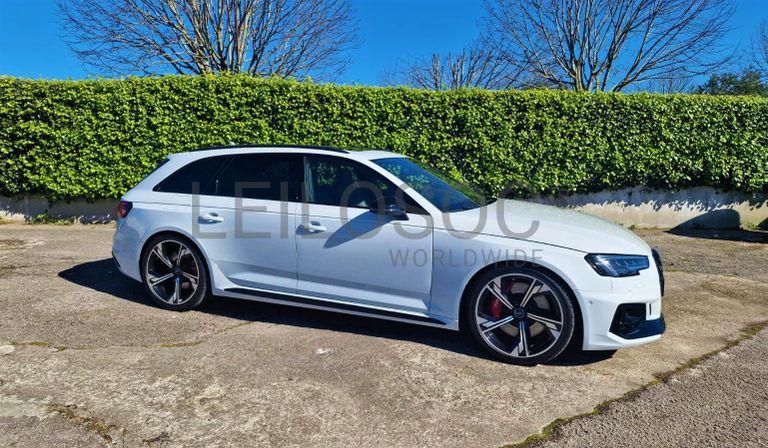 Audi RS4 Avant Quattro triptronic