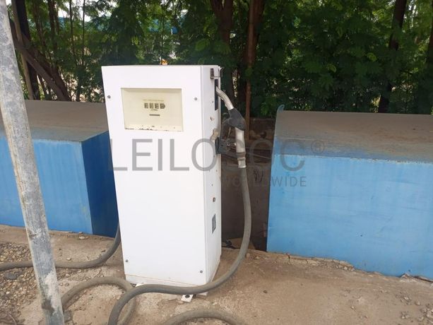 Tanques de combustível e Bomba de abastecimento de combustível · 