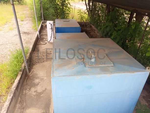 Tanques de combustível e Bomba de abastecimento de combustível · 