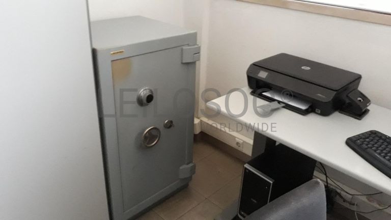 Ferramentas · Maquinaria · Existências · Equipamentos de escritório