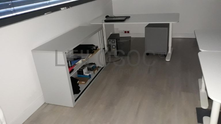 Ferramentas · Maquinaria · Existências · Equipamentos de escritório