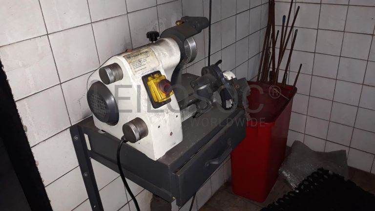 Ferramentas · Maquinaria · Existências · Equipamentos de escritório