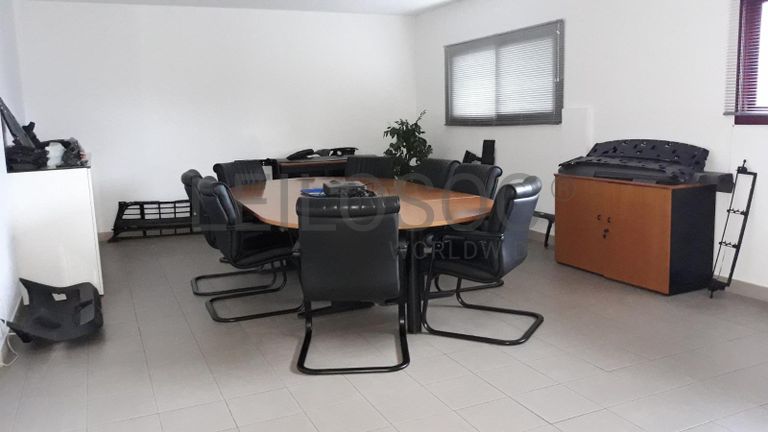 Ferramentas · Maquinaria · Existências · Equipamentos de escritório