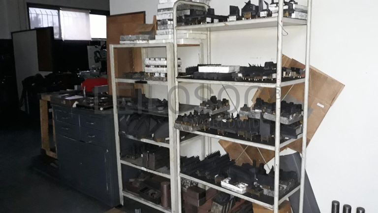 Ferramentas · Maquinaria · Existências · Equipamentos de escritório