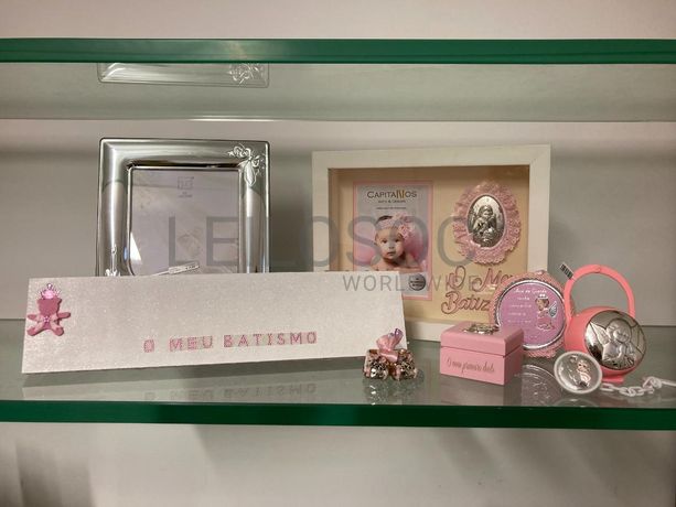 Molduras de Bebé + Medalha de Berço + Caixa para dente + Porta-chupetas + Sapatinhos de Bebé + Caixa de batismo sem vela