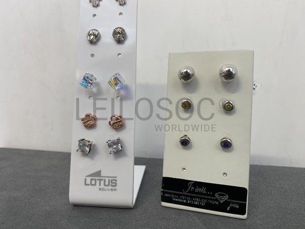 Brincos em prata e outros materiais