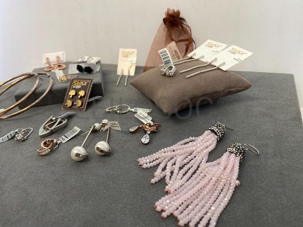 Brincos em prata e outros materiais