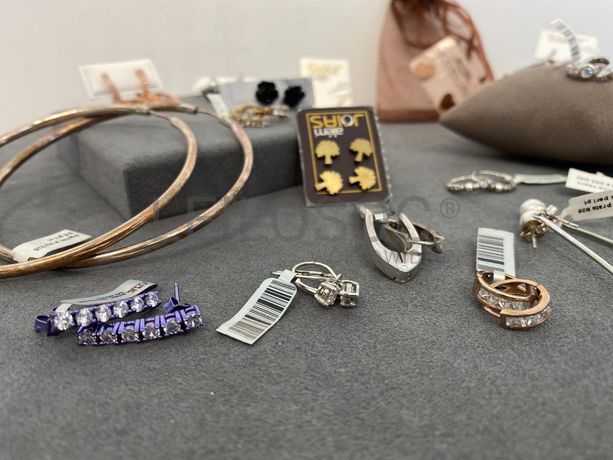 Brincos em prata e outros materiais