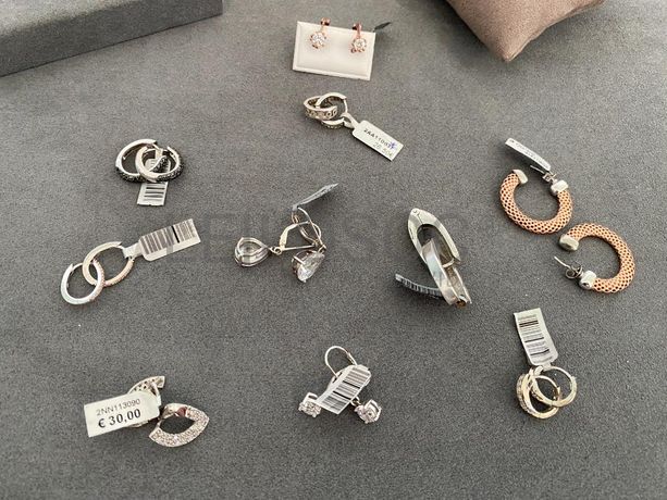Brincos em prata e outros materiais