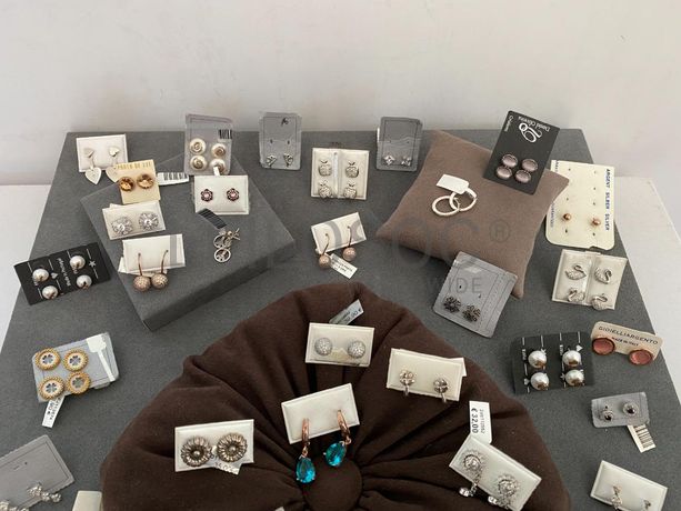 Brincos em prata e outros materiais