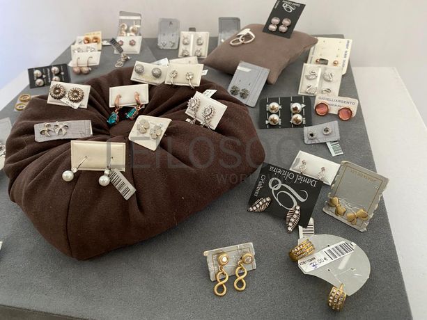 Brincos em prata e outros materiais