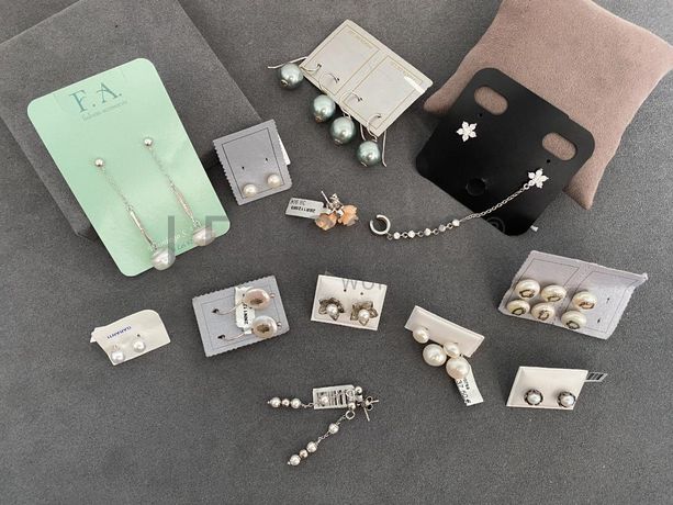 Brincos em prata e outros materiais