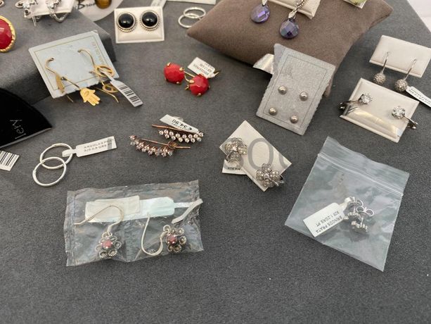 Brincos em prata e outros materiais