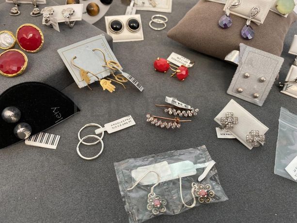 Brincos em prata e outros materiais