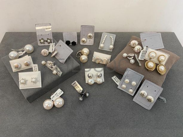 Brincos em prata e outros materiais