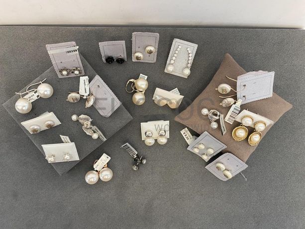 Brincos em prata e outros materiais