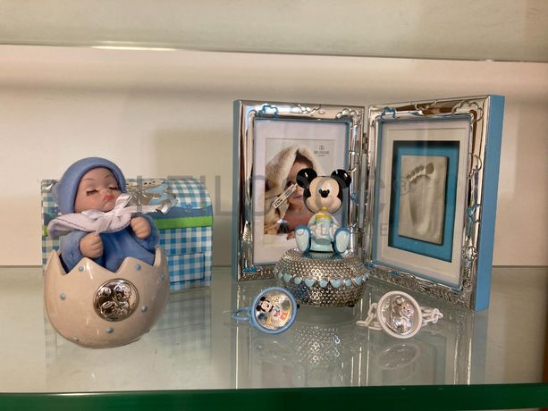 Moldura de Bebé + Porta-chupetas + Caixas de Música + Baú