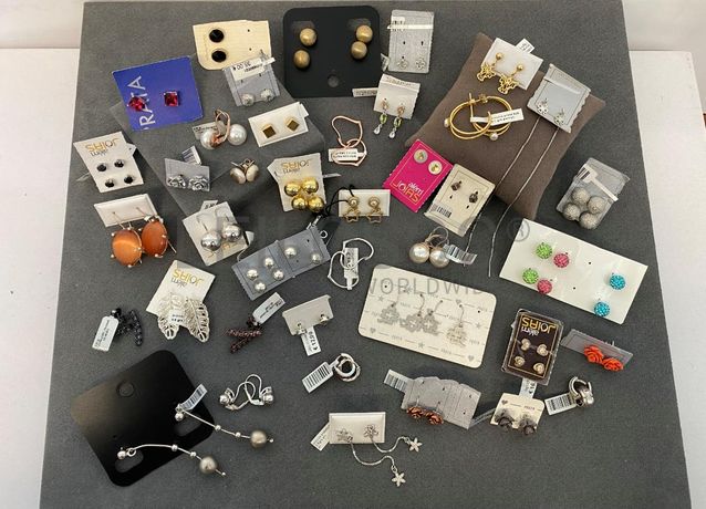 Brincos em prata e outros materiais