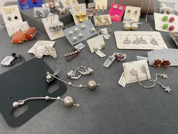 Brincos em prata e outros materiais