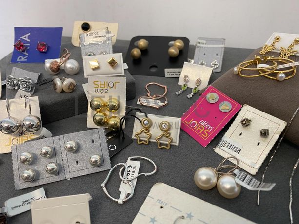 Brincos em prata e outros materiais