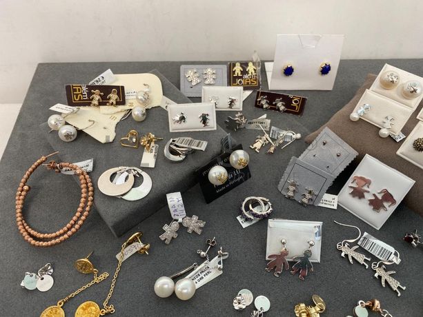 Brincos em prata e outros materiais