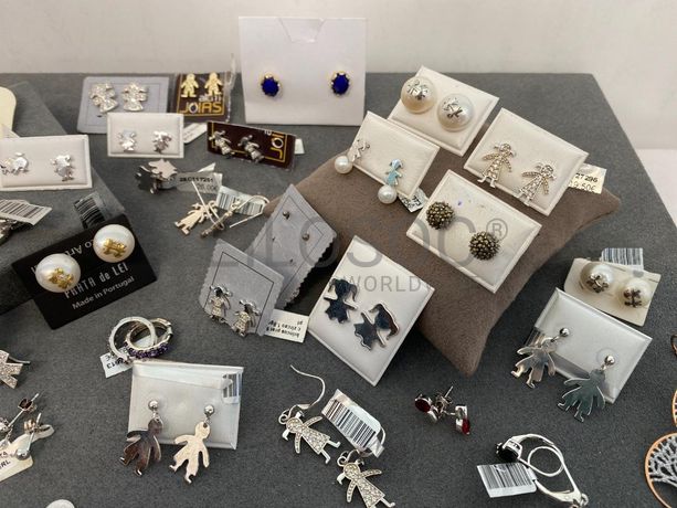 Brincos em prata e outros materiais