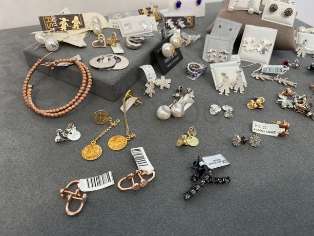 Brincos em prata e outros materiais