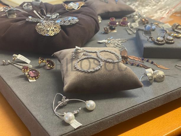 Brincos em prata e outros materiais