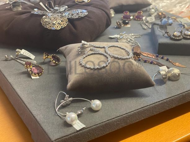 Brincos em prata e outros materiais