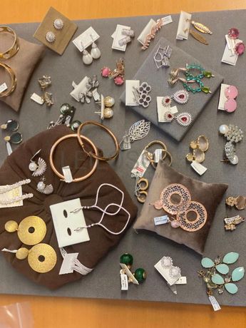 Brincos em prata e outros materiais