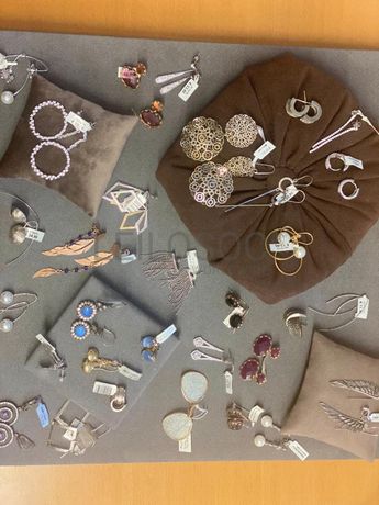 Brincos em prata e outros materiais