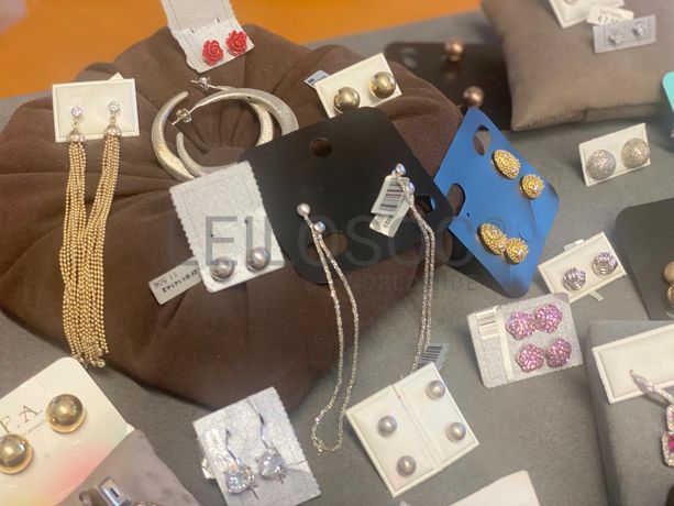 Brincos em prata e outros materiais