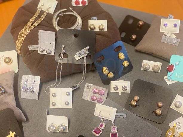 Brincos em prata e outros materiais