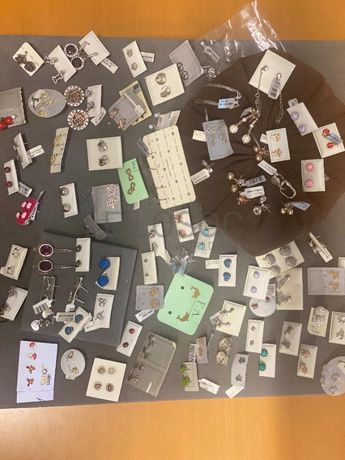 Brincos em prata e outros materiais